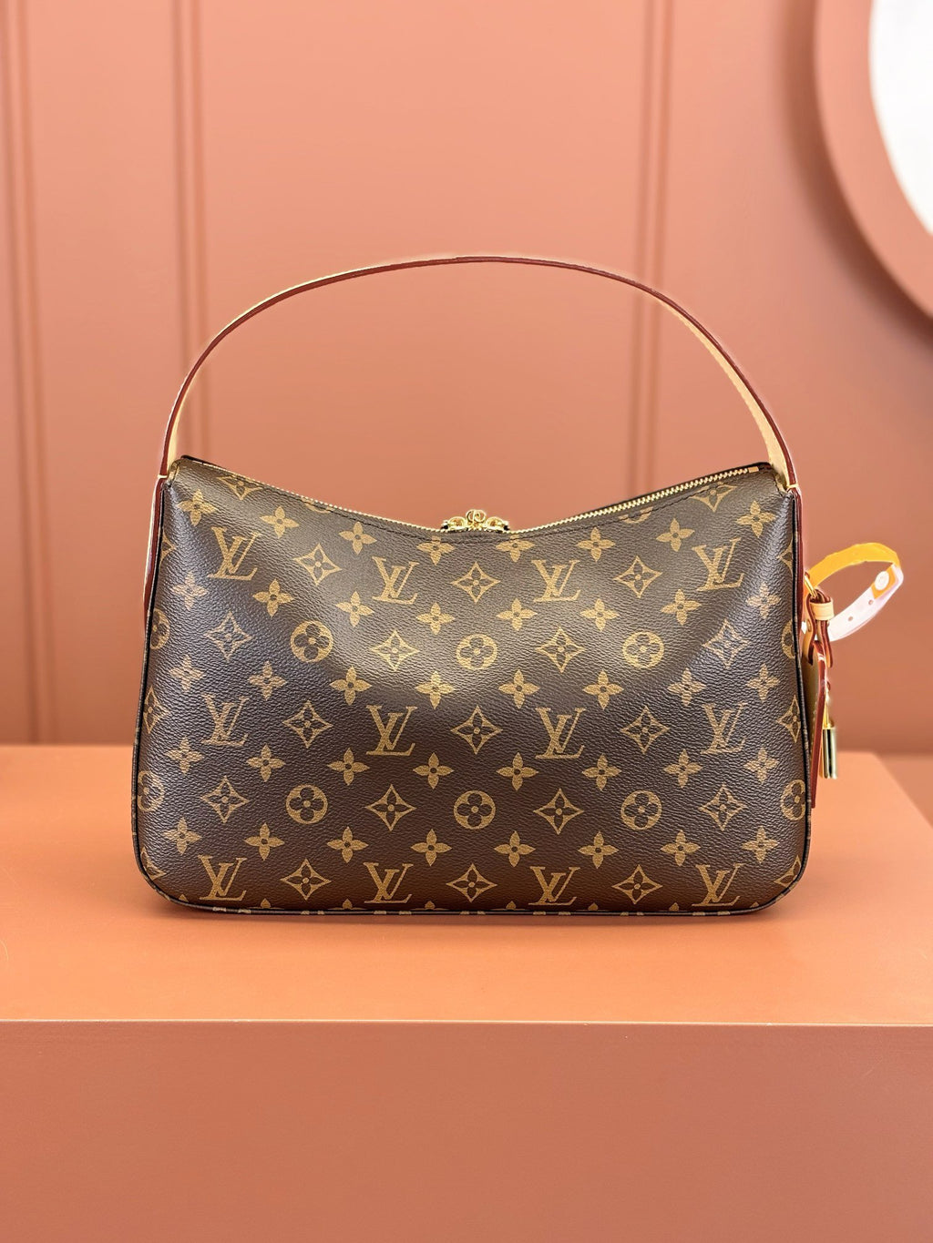 LV SLOUCHY