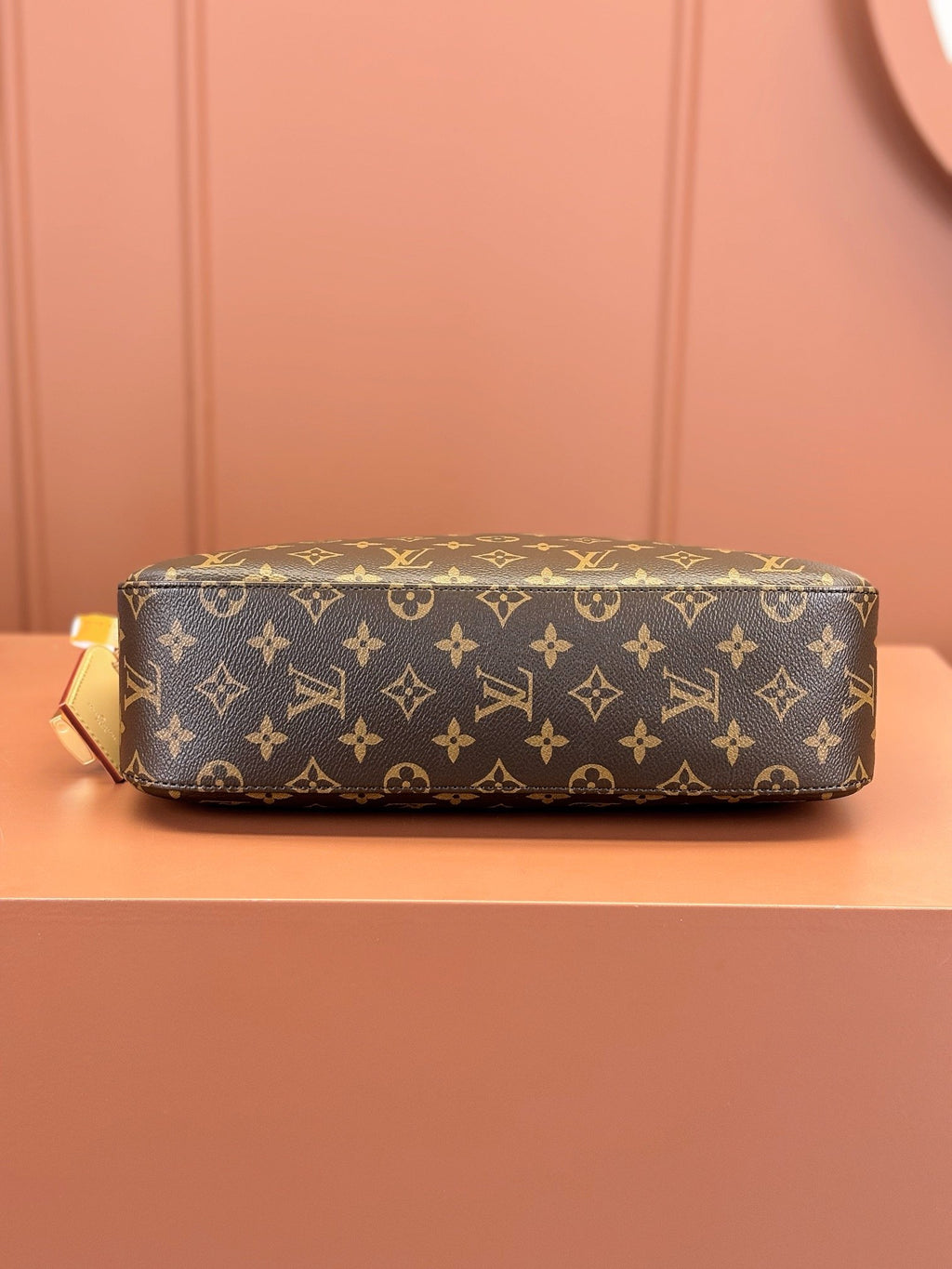 LV SLOUCHY
