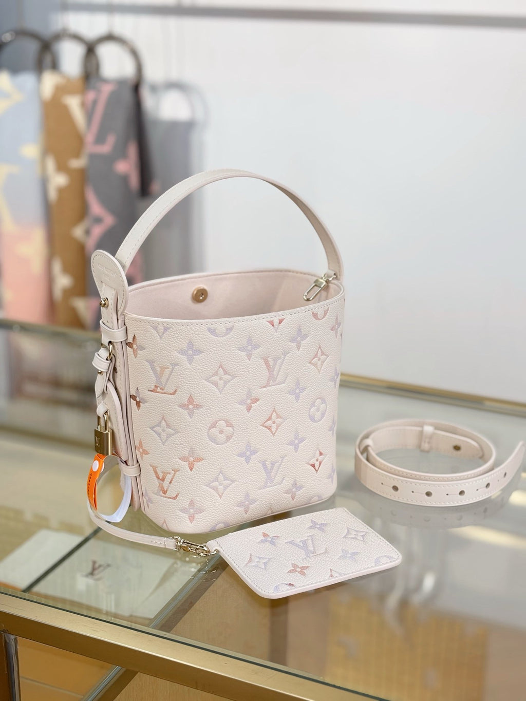 LV ALL IN BB