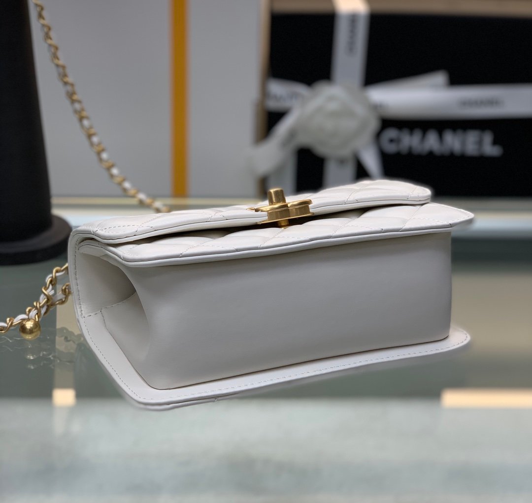 CHANEL 24C