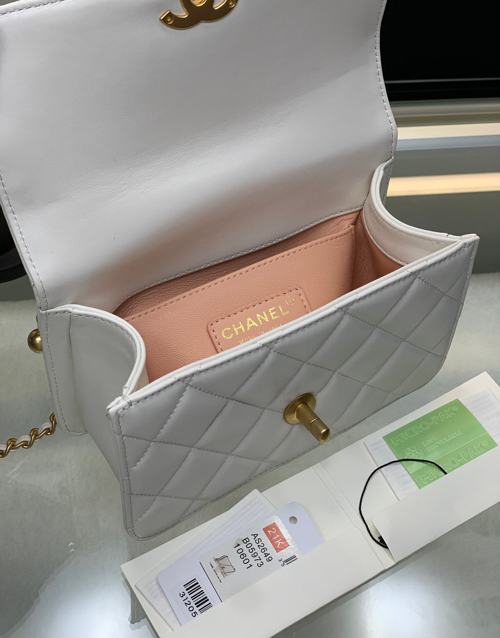 CHANEL 24C