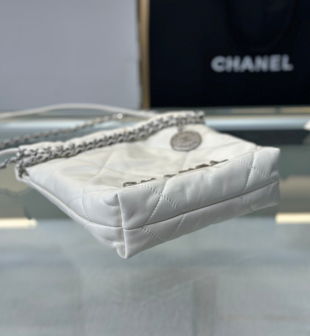 Chanel mini 22bag