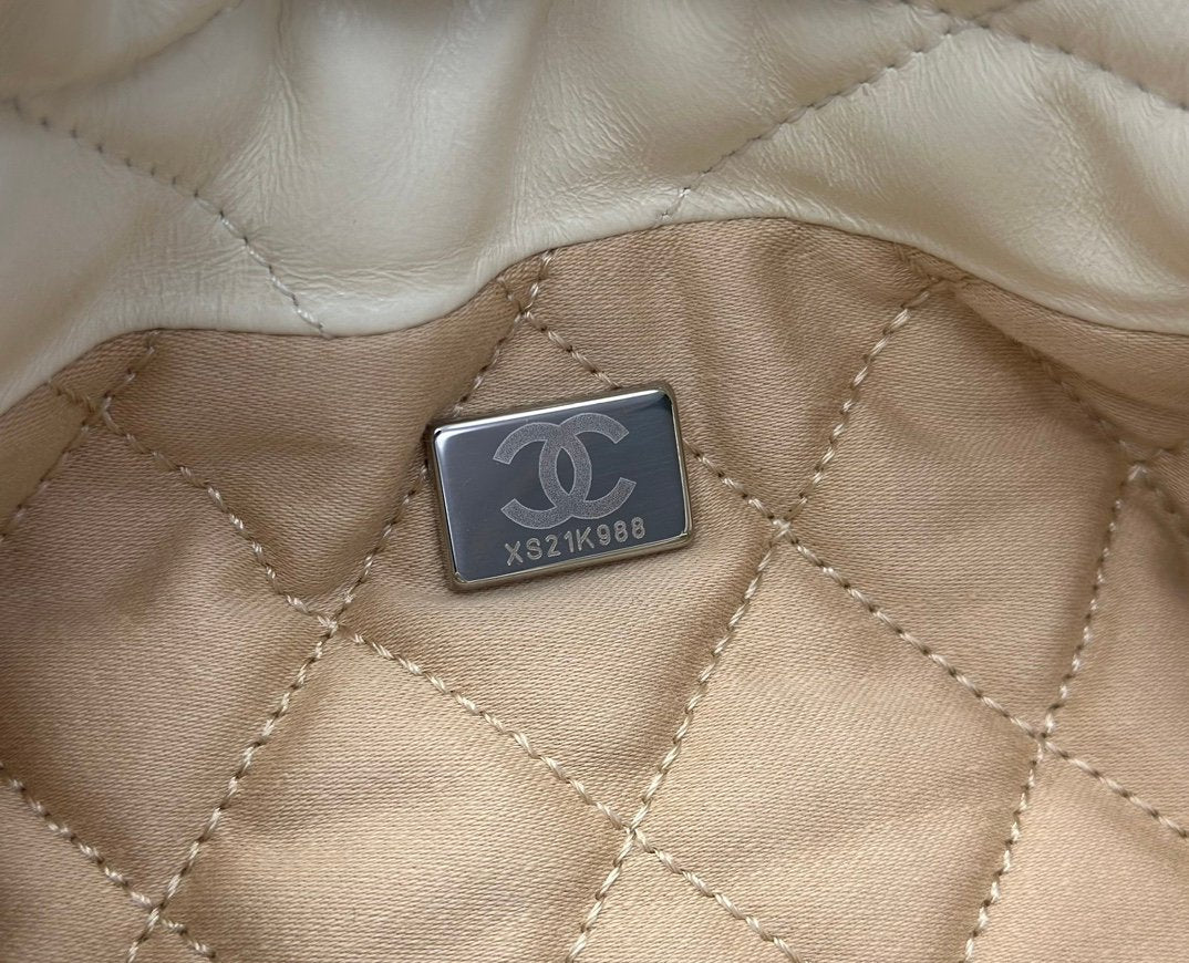 Chanel mini 22bag