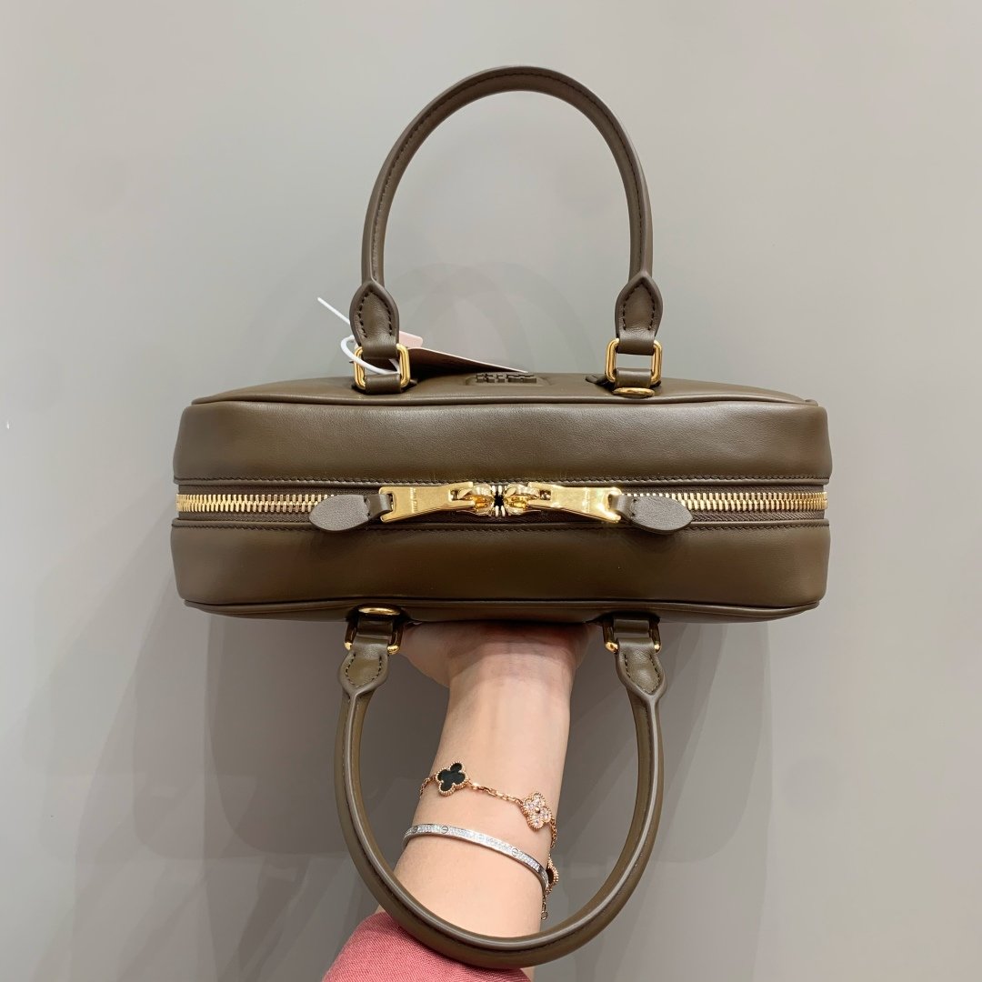 MiuMiu Arcadie