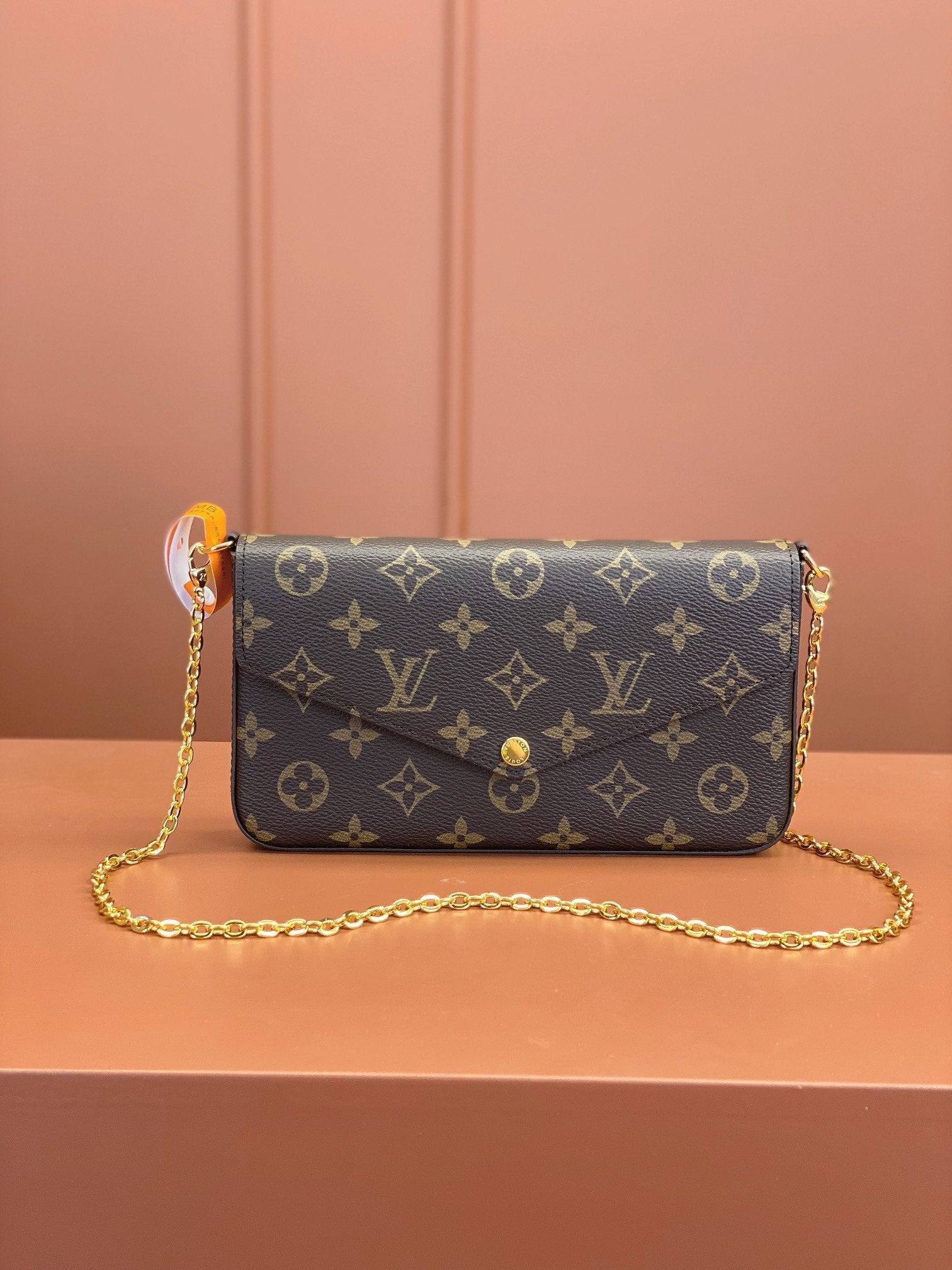 LV POCHETTE FÉLICIE
