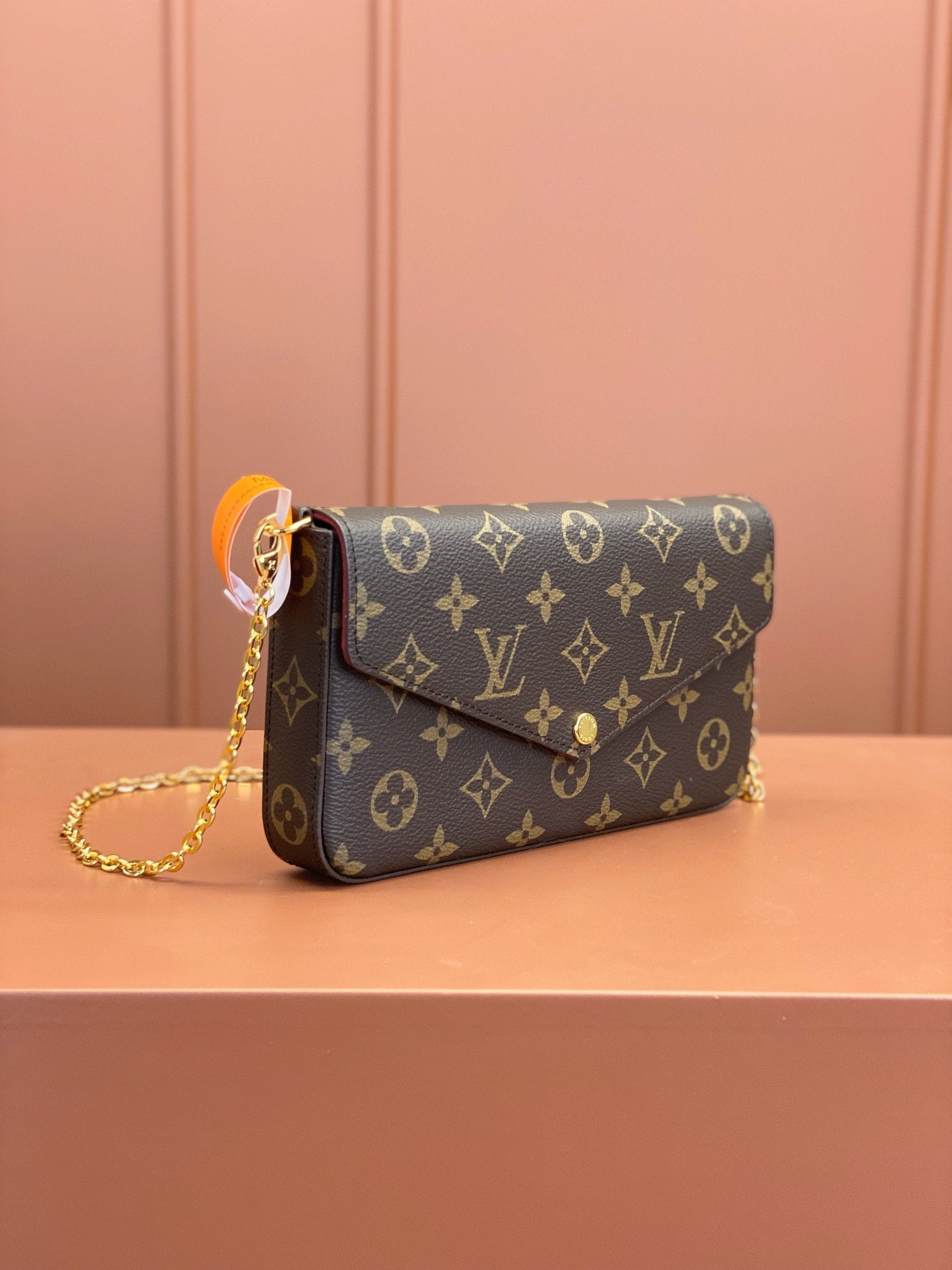 LV POCHETTE FÉLICIE