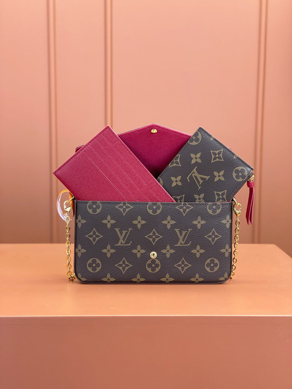 LV POCHETTE FÉLICIE