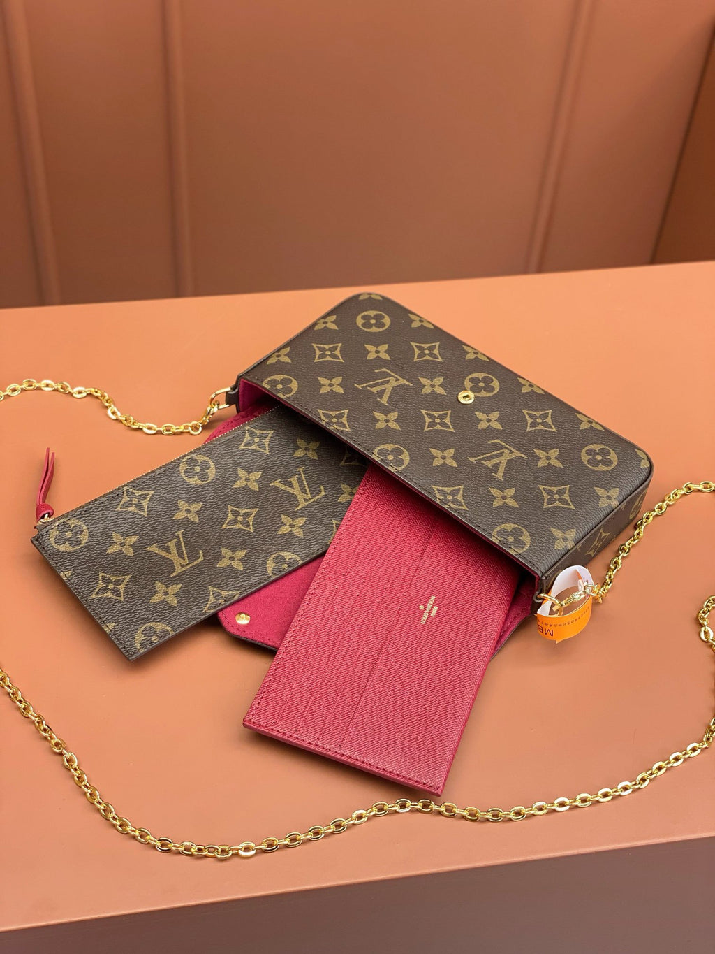 LV POCHETTE FÉLICIE