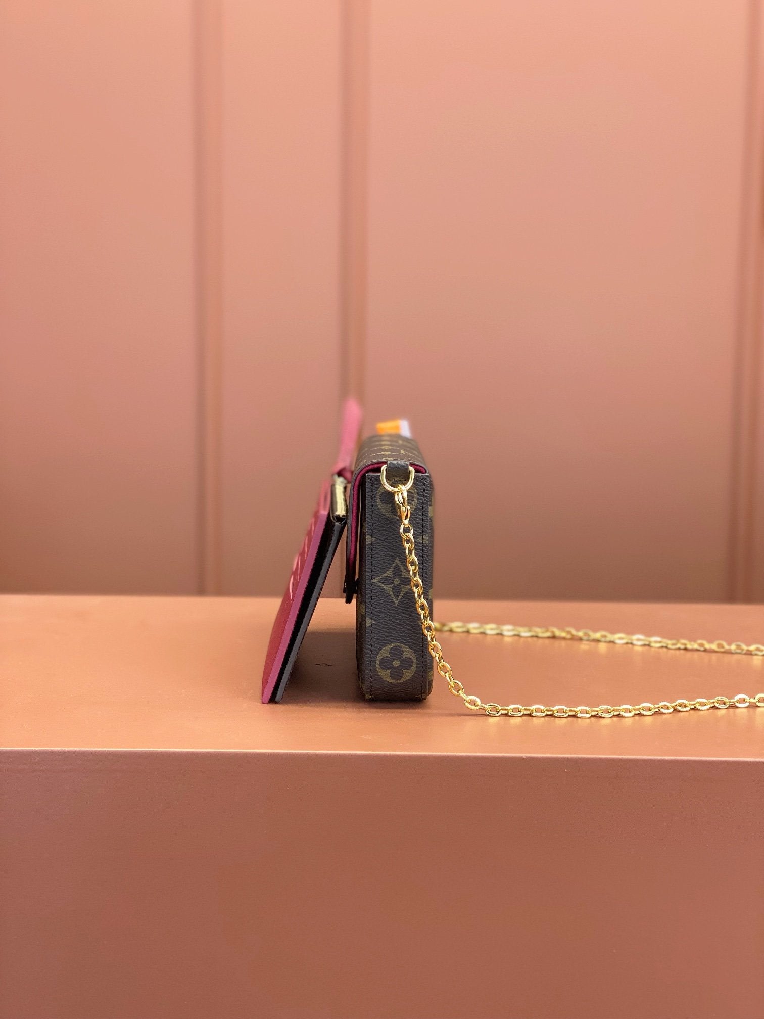 LV POCHETTE FÉLICIE