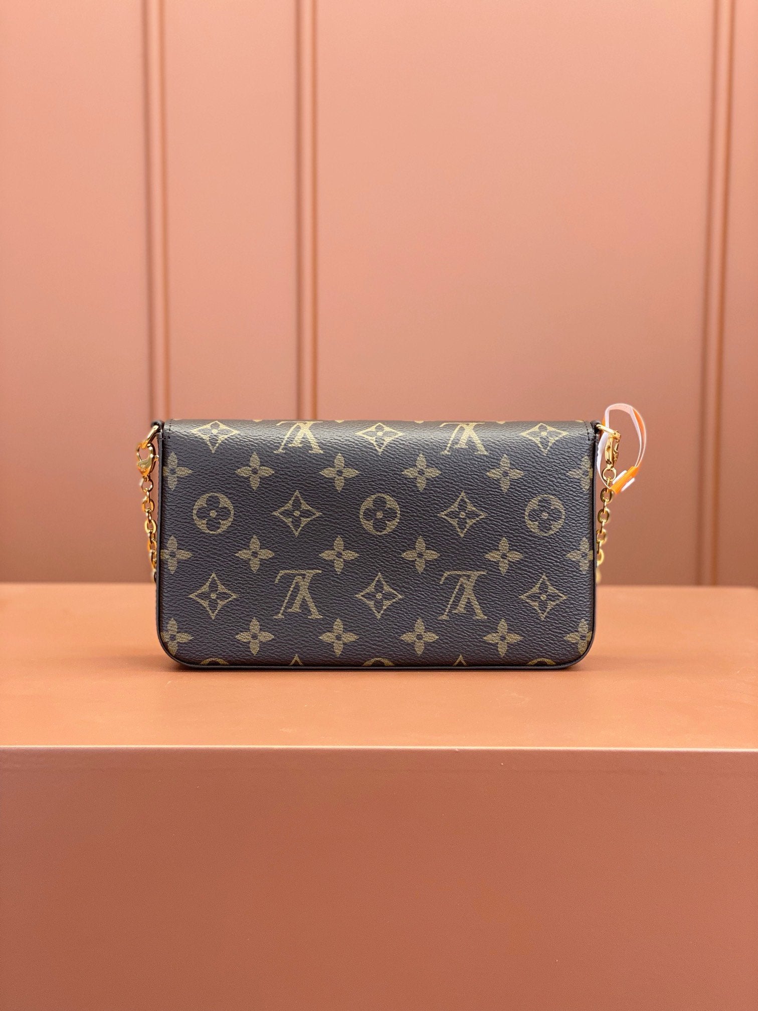 LV POCHETTE FÉLICIE