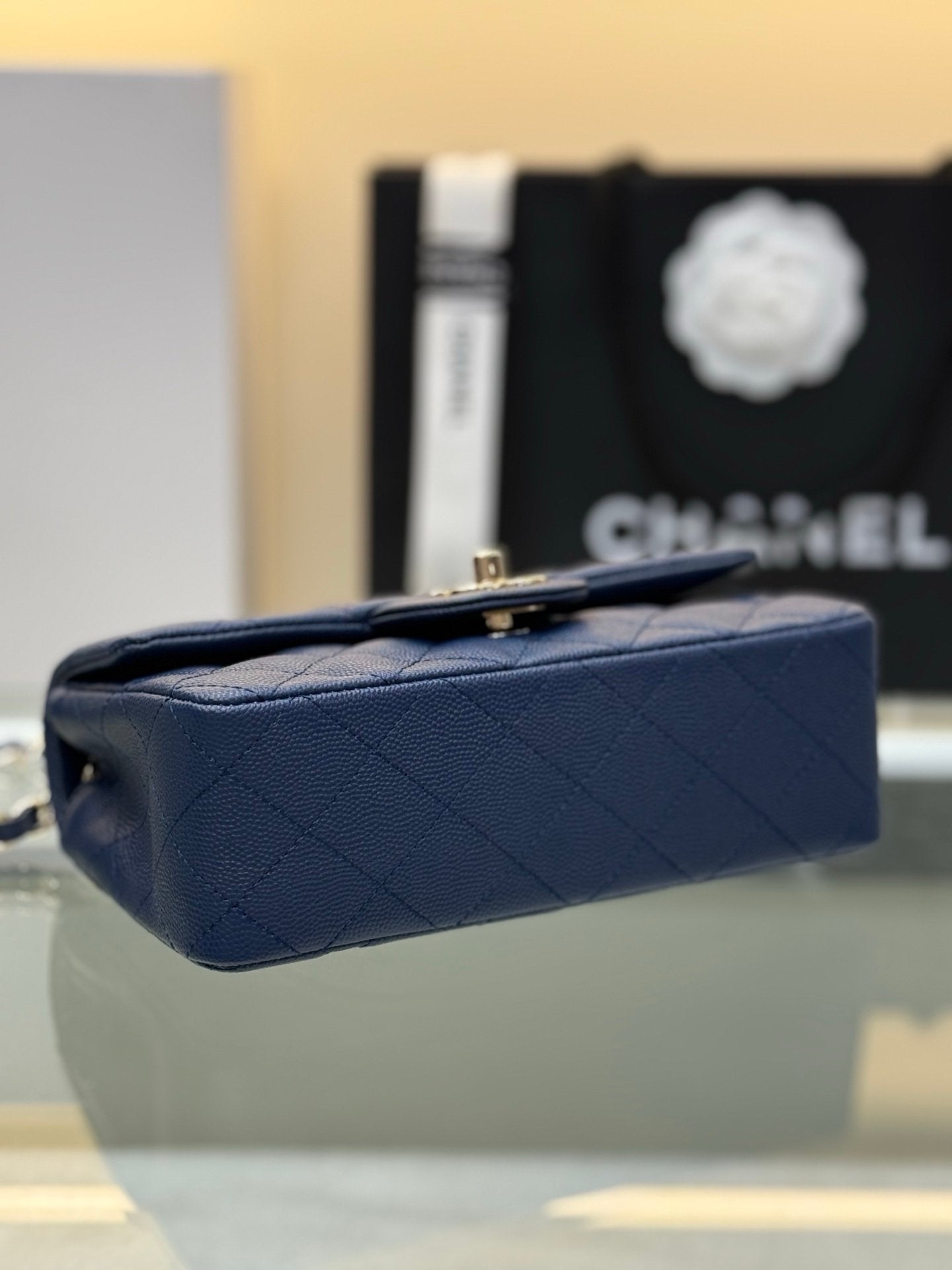 CHANEL Classic Flap (20cm)