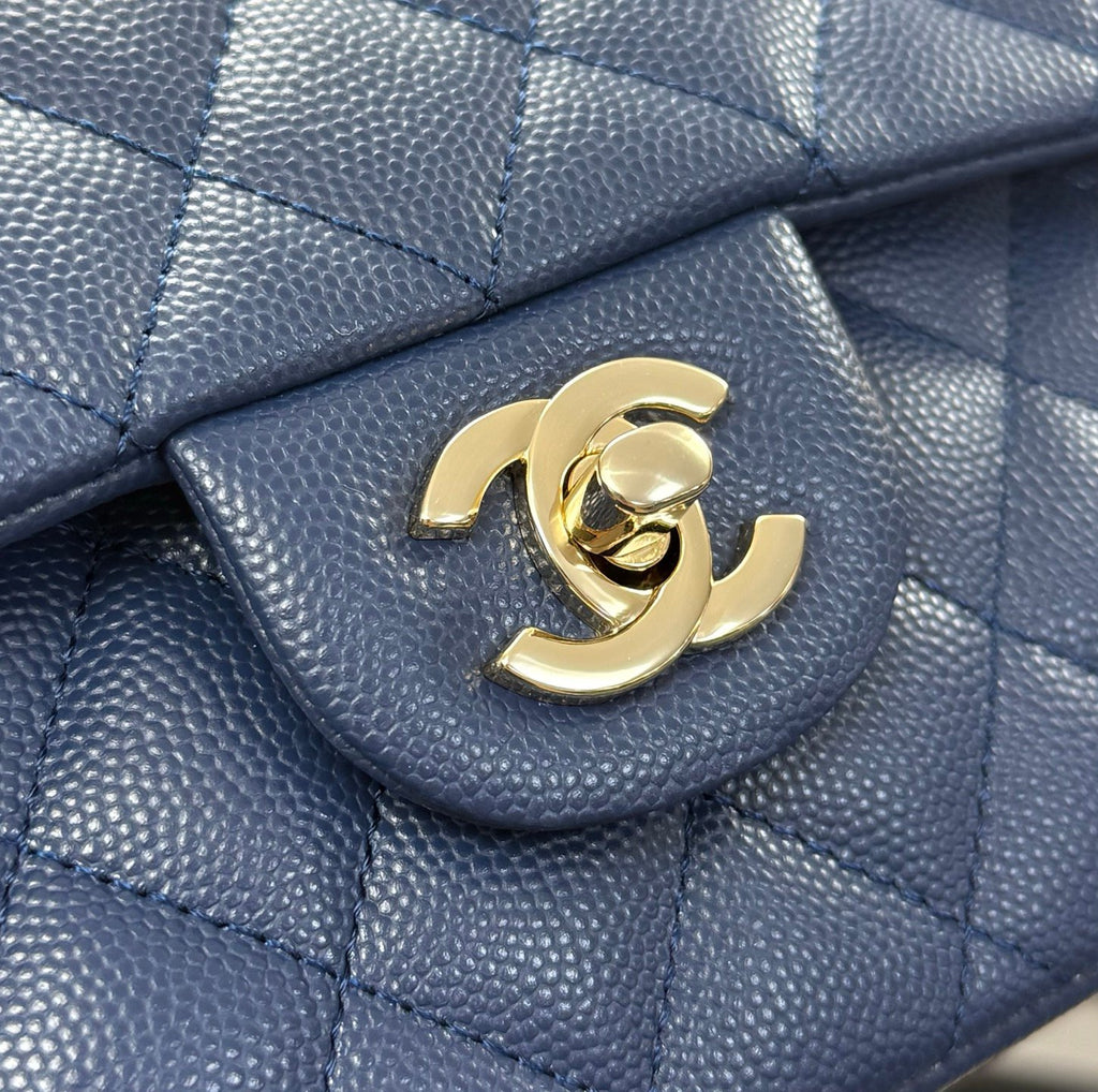 CHANEL Classic Flap (23cm)