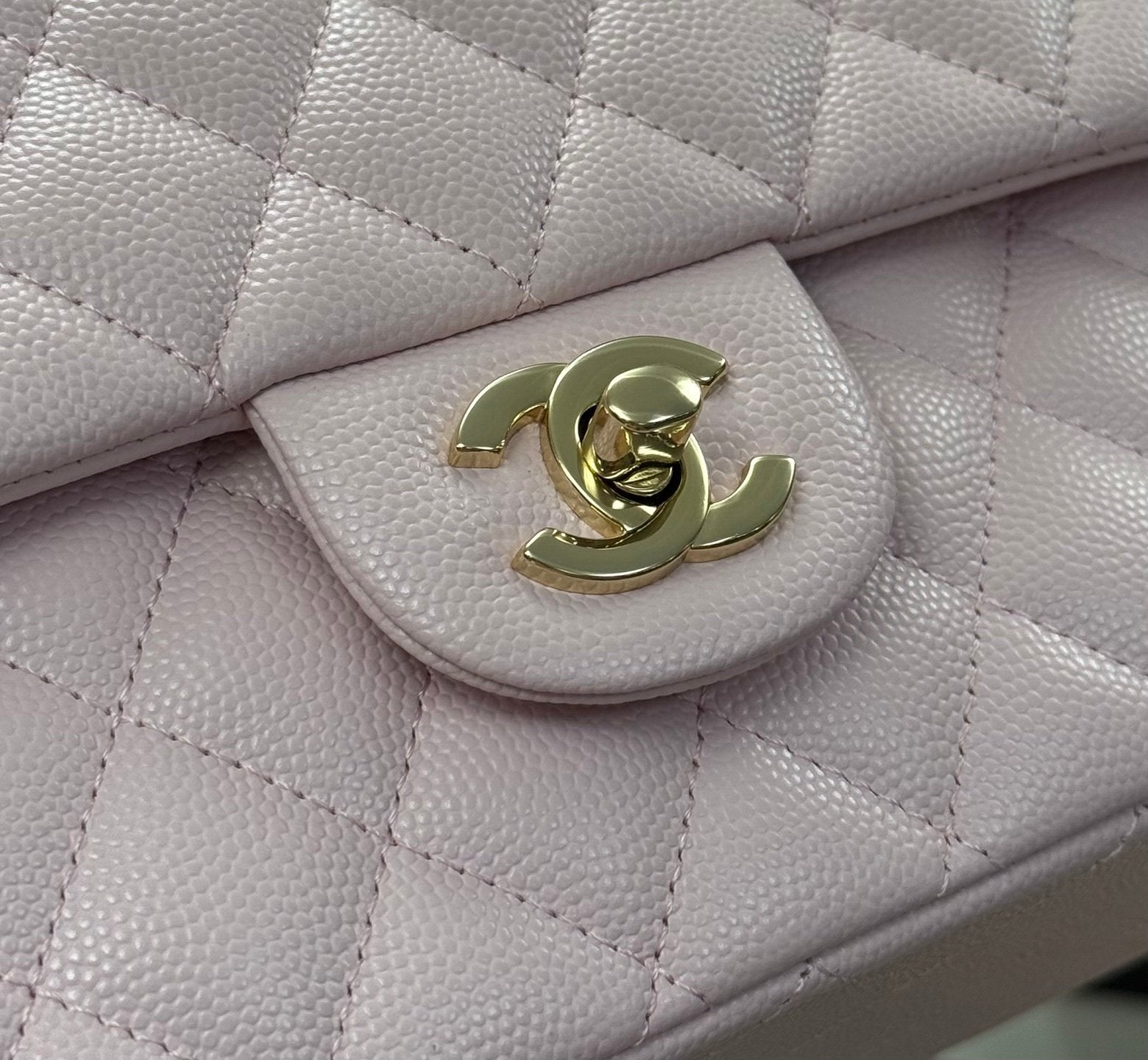 CHANEL Classic Flap (25cm)