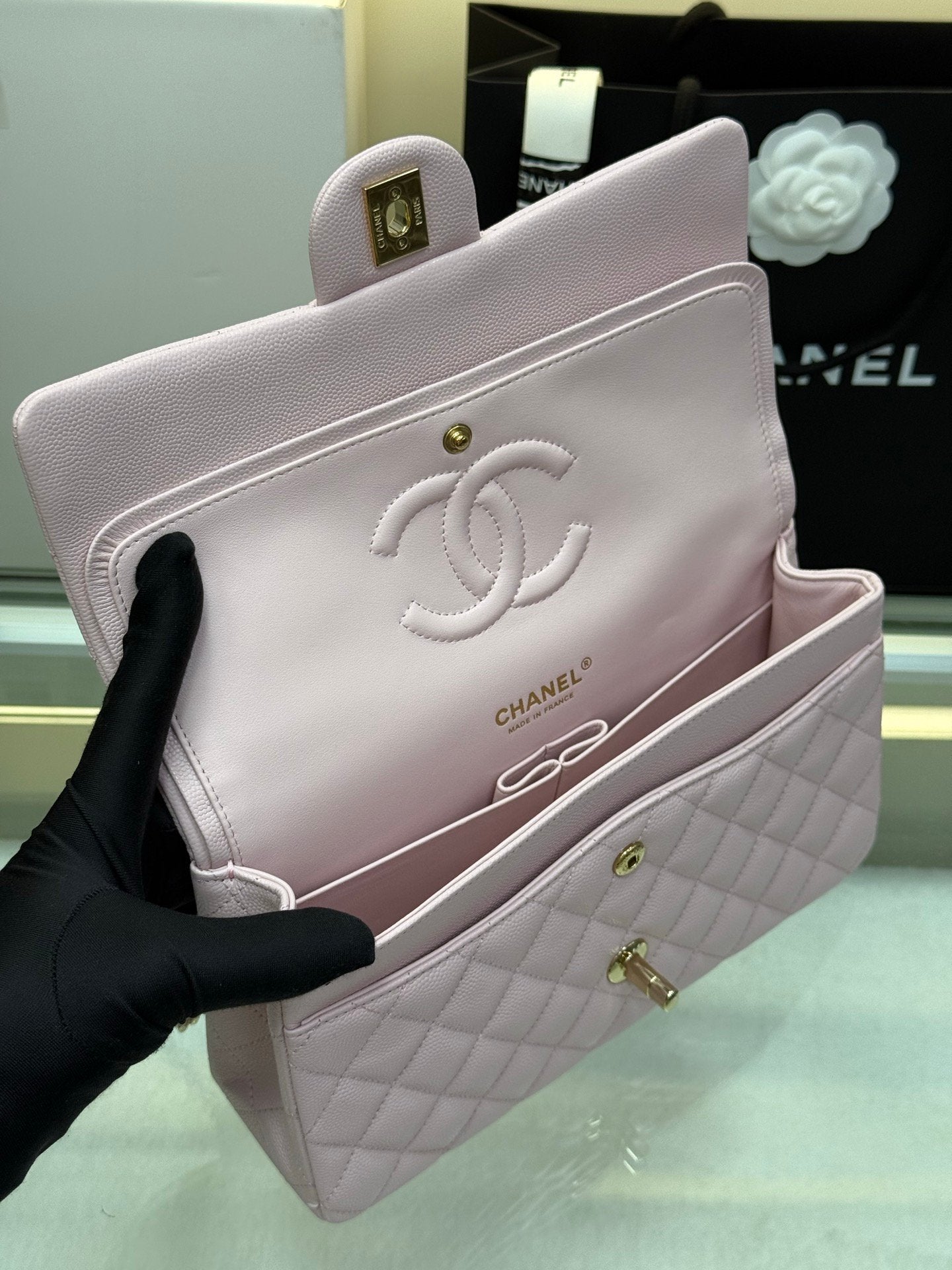 CHANEL Classic Flap (25cm)