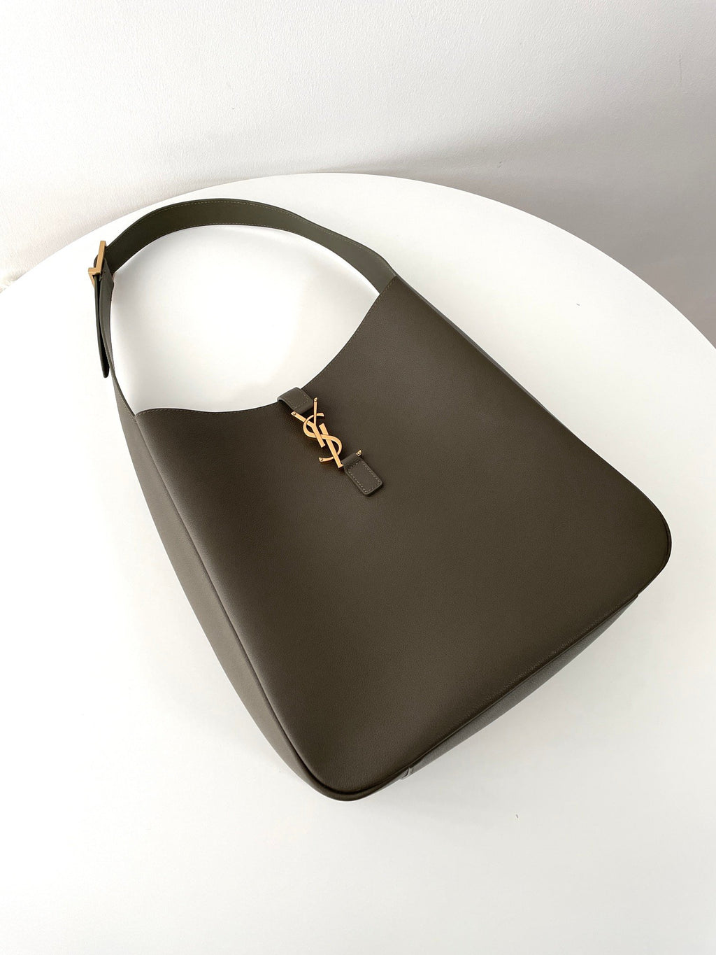 YSL Soft Hobo（large）