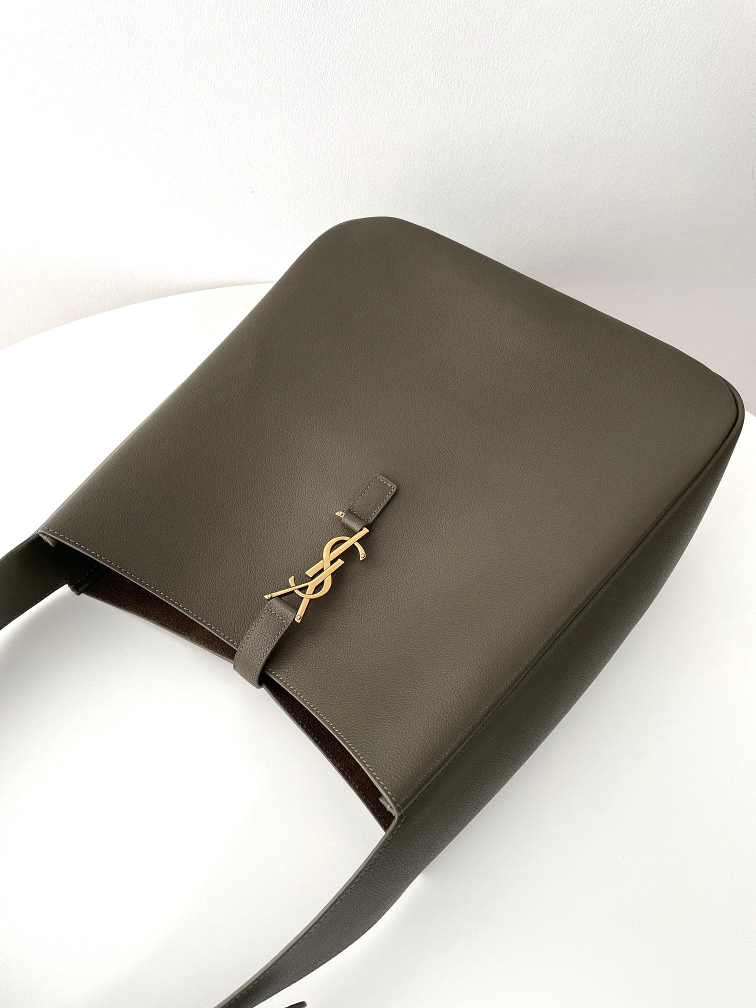 YSL Soft Hobo（large）